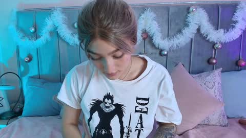 Gia online show from December 27, 2024, 5:37 pm