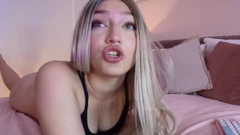 Gia online show from February 17, 2025, 2:37 pm