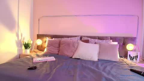 Gia online show from March 8, 2025, 3:02 pm