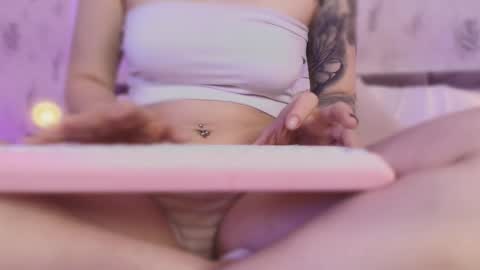 Gia online show from September 20, 2025, 12:50 pm