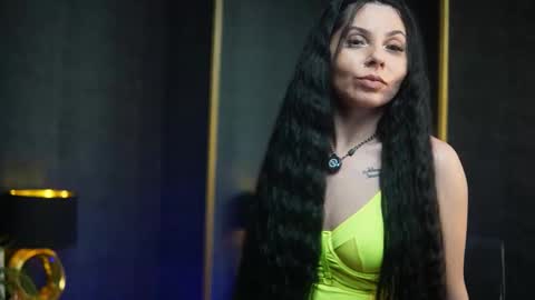  Gia  online show from February 8, 2026, 9:40 pm