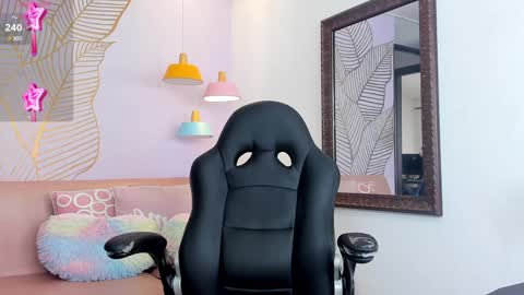 Gia  online show from December 3, 2024, 6:17 pm