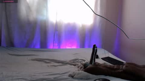 Gia online show from November 25, 2025, 1:44 pm