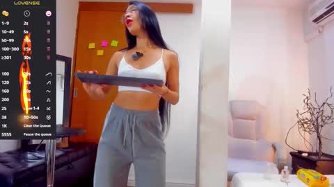 Giana online show from February 25, 2026, 4:49 pm