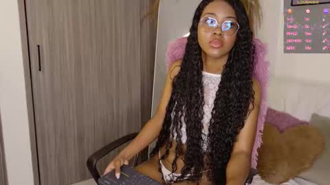 Gia  online show from September 15, 2025, 6:08 pm