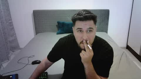 Snapshot of gianiboy99 chatting on May 3, 2026, 7:42 pm Giani online show from May 3, 2026, 7:42 pm