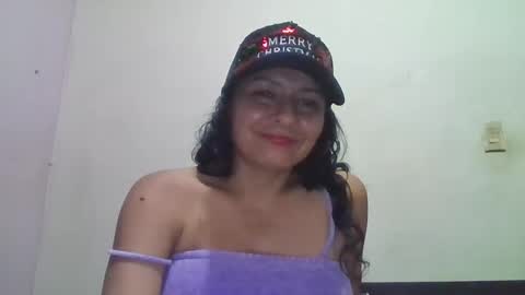 gianna165909 online show from December 27, 2024, 12:07 am