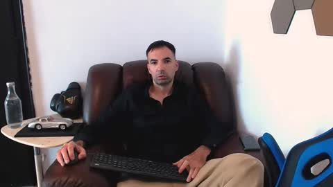 Gianni online show from October 10, 2025, 10:25 am