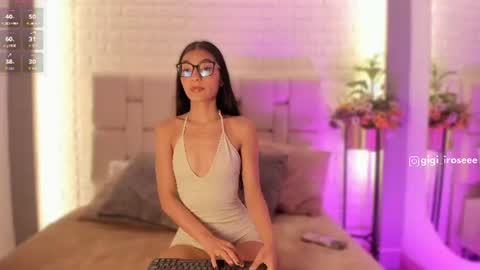 Snapshot of gigi_rosee chatting on August 1, 2026, 1:10 pm gigi_rosee online show from August 1, 2026, 1:10 pm