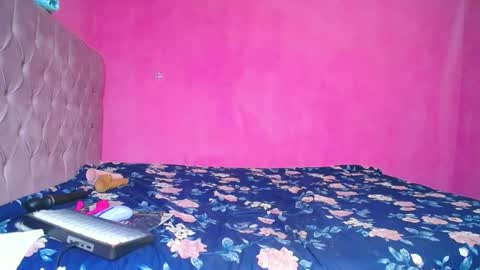 GIGI STCOTT online show from June 17, 2026, 2:03 am