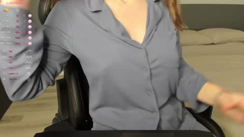 gigihadd online show from December 8, 2024, 11:57 am