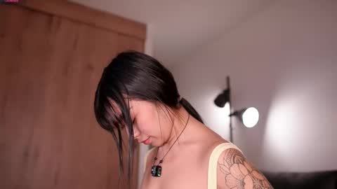 GIGI online show from November 25, 2025, 10:37 am