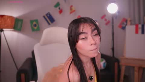 GIGI online show from June 18, 2026, 1:39 am