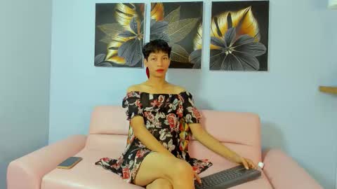 Snapshot of gigy___ chatting on October 17, 2025, 12:41 pm gigy___ online show from October 17, 2025, 12:41 pm