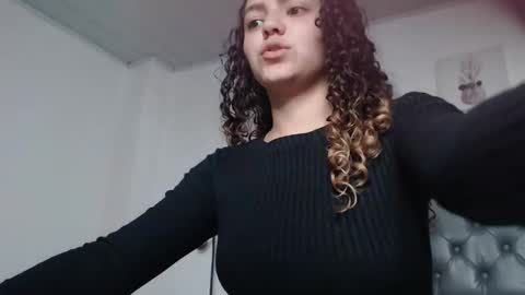 Giia  online show from January 12, 2026, 2:00 pm