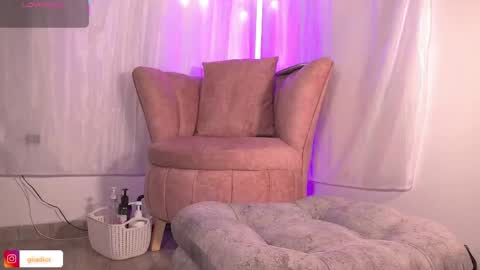 GiiaDior online show from May 11, 2026, 1:06 pm