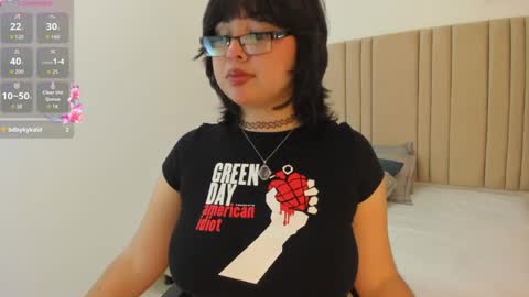 giiiia_ online show from September 11, 2025, 1:28 am