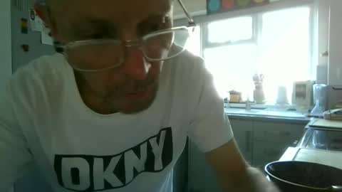 gillesguichard online show from September 30, 2025, 8:30 am