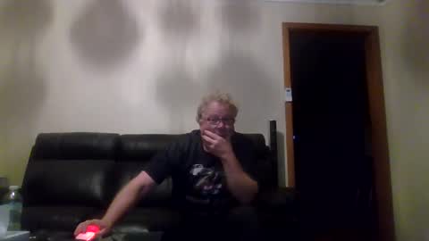 Snapshot of gimmmieoooo chatting on April 4, 2026, 11:08 am gimmmieoooo online show from April 4, 2026, 11:08 am