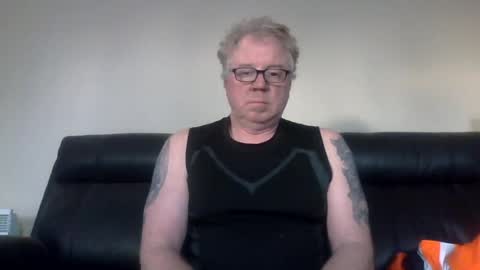 Snapshot of gimmmieoooo chatting on July 7, 2026, 6:16 am gimmmieoooo online show from July 7, 2026, 6:16 am