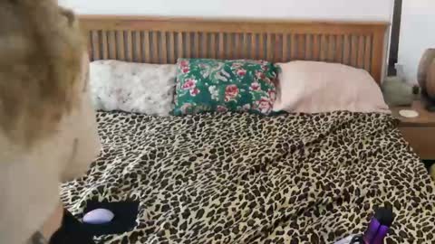 Suki online show from September 10, 2025, 4:56 am