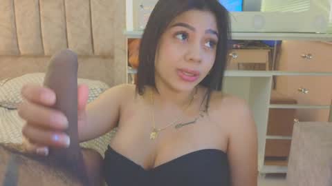 Snapshot of gina_akemi chatting on September 12, 2025, 10:37 am O GINA AND AKEMI    online show from September 12, 2025, 10:37 am