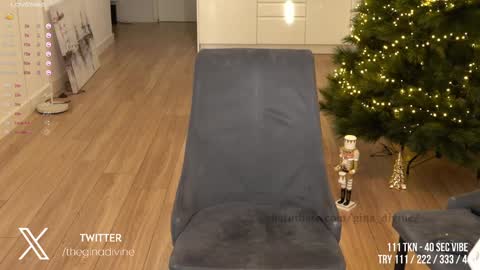 Gina   online show from December 12, 2024, 11:29 am