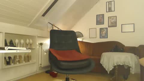 Gina online show from January 2, 2025, 2:00 am