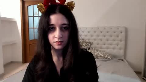 Kate online show from December 25, 2024, 3:17 pm