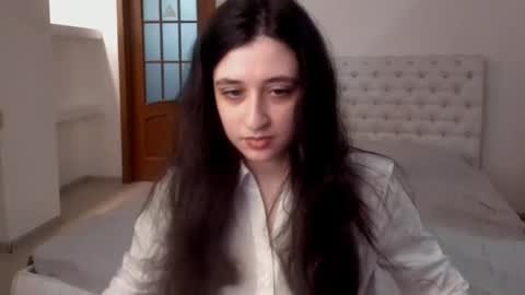 Kate online show from February 1, 2025, 1:51 pm