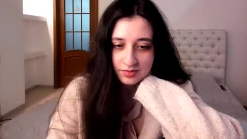 Kate online show from February 20, 2025, 1:51 pm
