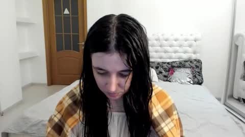 Snapshot of ginablum chatting on October 27, 2025, 8:40 am Kate online show from October 27, 2025, 8:40 am