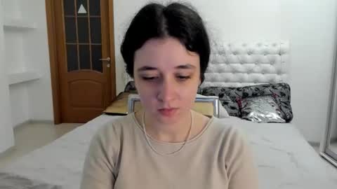 Kate online show from November 13, 2025, 8:35 am