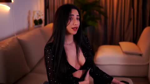 Snapshot of ginavalentinna chatting on February 20, 2025, 7:52 pm Gina online show from February 20, 2025, 7:52 pm