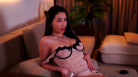 Snapshot of ginavalentinna chatting on February 21, 2025, 10:48 pm Gina online show from February 21, 2025, 10:48 pm