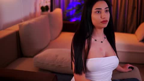 Snapshot of ginavalentinna chatting on March 1, 2025, 10:53 pm Gina online show from March 1, 2025, 10:53 pm