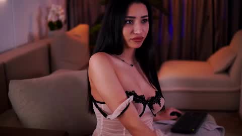 Snapshot of ginavalentinna chatting on March 12, 2025, 10:39 pm Gina online show from March 12, 2025, 10:39 pm