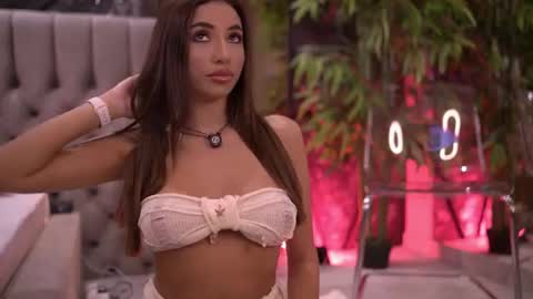 Gina online show from June 12, 2026, 8:41 pm