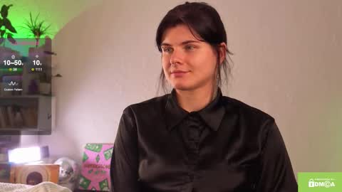 Gina online show from November 22, 2025, 3:33 pm