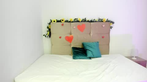 Snapshot of ginelawest chatting on March 5, 2025, 2:25 am Gine online show from March 5, 2025, 2:25 am