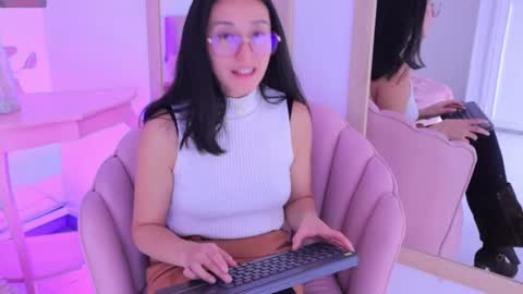 Snapshot of ginevra_esposito chatting on September 10, 2025, 1:11 pm Ginn online show from September 10, 2025, 1:11 pm