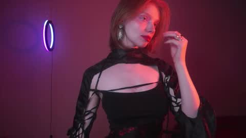 Snapshot of ginger_hugs chatting on September 12, 2025, 10:21 pm        im expecting 350 thumbs up on my altar   online show from September 12, 2025, 10:21 pm