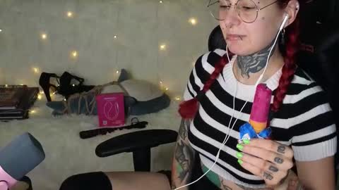 Snapshot of ginger_stay chatting on October 2, 2025, 11:01 pm Ginger online show from October 2, 2025, 11:01 pm