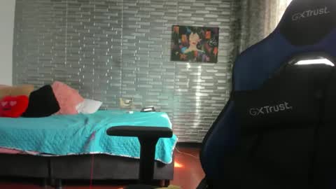 Ginger online show from May 4, 2026, 8:49 pm