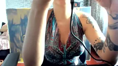 Ginger online show from June 10, 2026, 3:33 pm