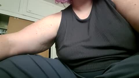 Snapshot of gingerlybits chatting on November 26, 2025, 4:08 pm Gingerlybits online show from November 26, 2025, 4:08 pm