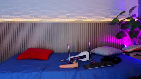          online show from September 17, 2025, 5:36 pm