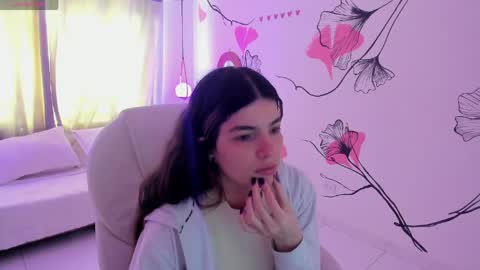 Kendall online show from May 3, 2026, 1:17 pm