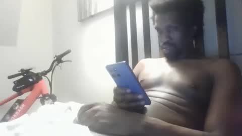Snapshot of gino_crazy87 chatting on April 17, 2026, 3:53 am gino_crazy87 online show from April 17, 2026, 3:53 am