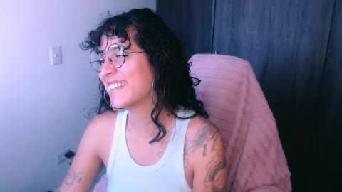 giny_bean online show from May 6, 2026, 10:04 pm